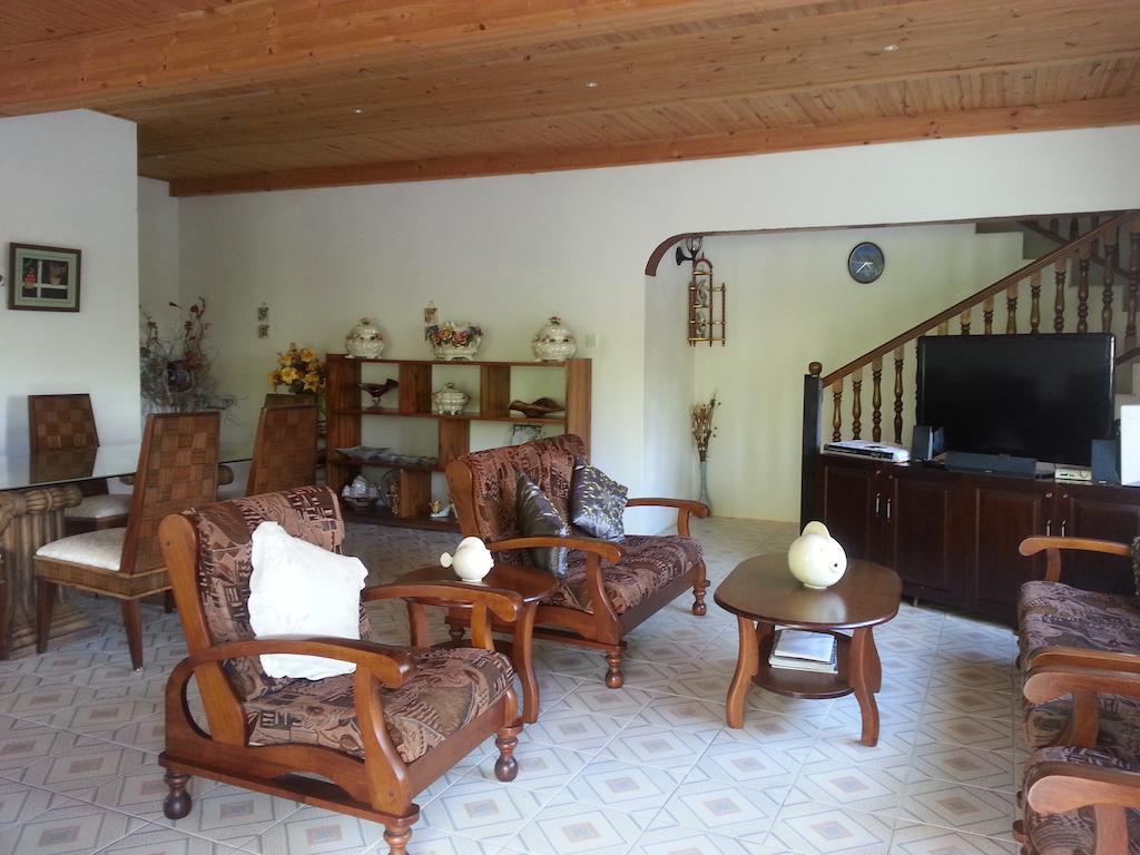 Zanboza Guesthouse ลาดิก ภายนอก รูปภาพ