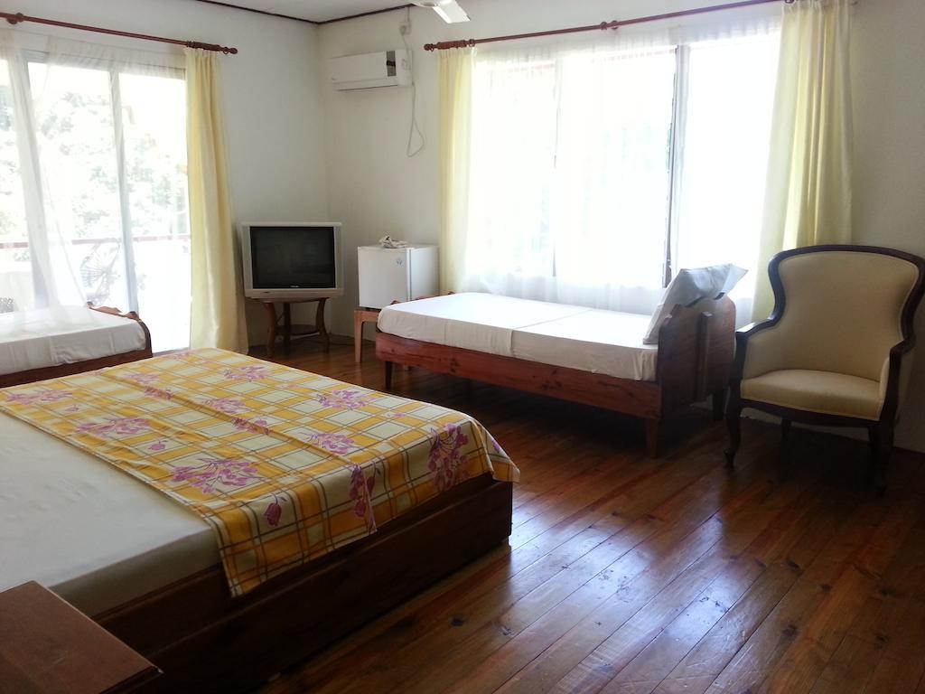 Zanboza Guesthouse ลาดิก ห้อง รูปภาพ
