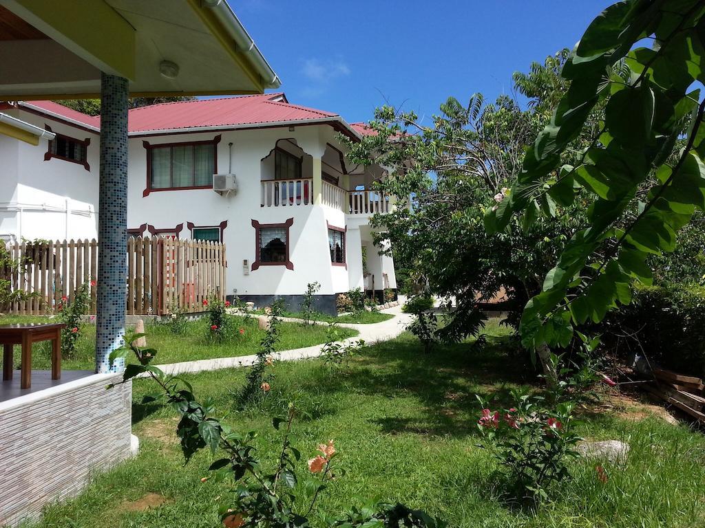 Zanboza Guesthouse ลาดิก ภายนอก รูปภาพ