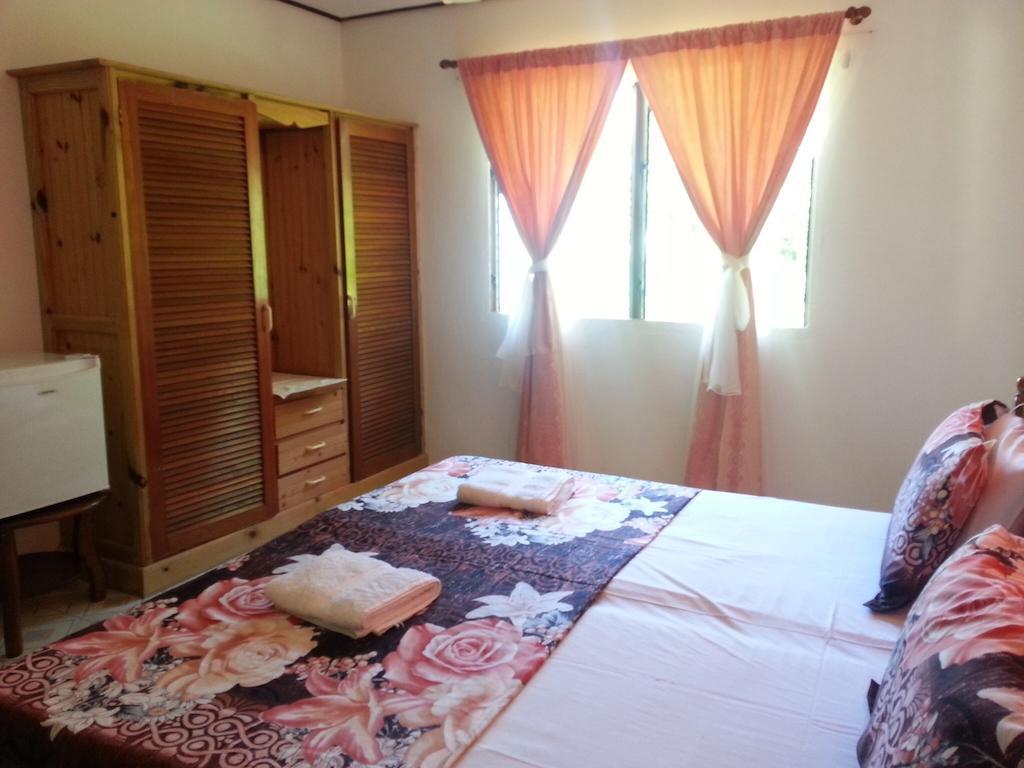 Zanboza Guesthouse ลาดิก ห้อง รูปภาพ